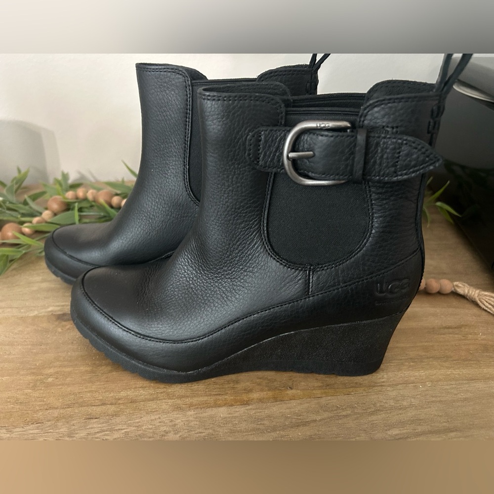 Ugg leather arleta boots